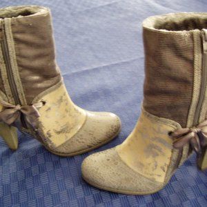 Poetic Licence Most Wanted Boots/Booties US 9M